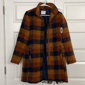 Old Navy, Soft-Brushed Plaid Funnel-Neck Coat. Size small, brand new with tag